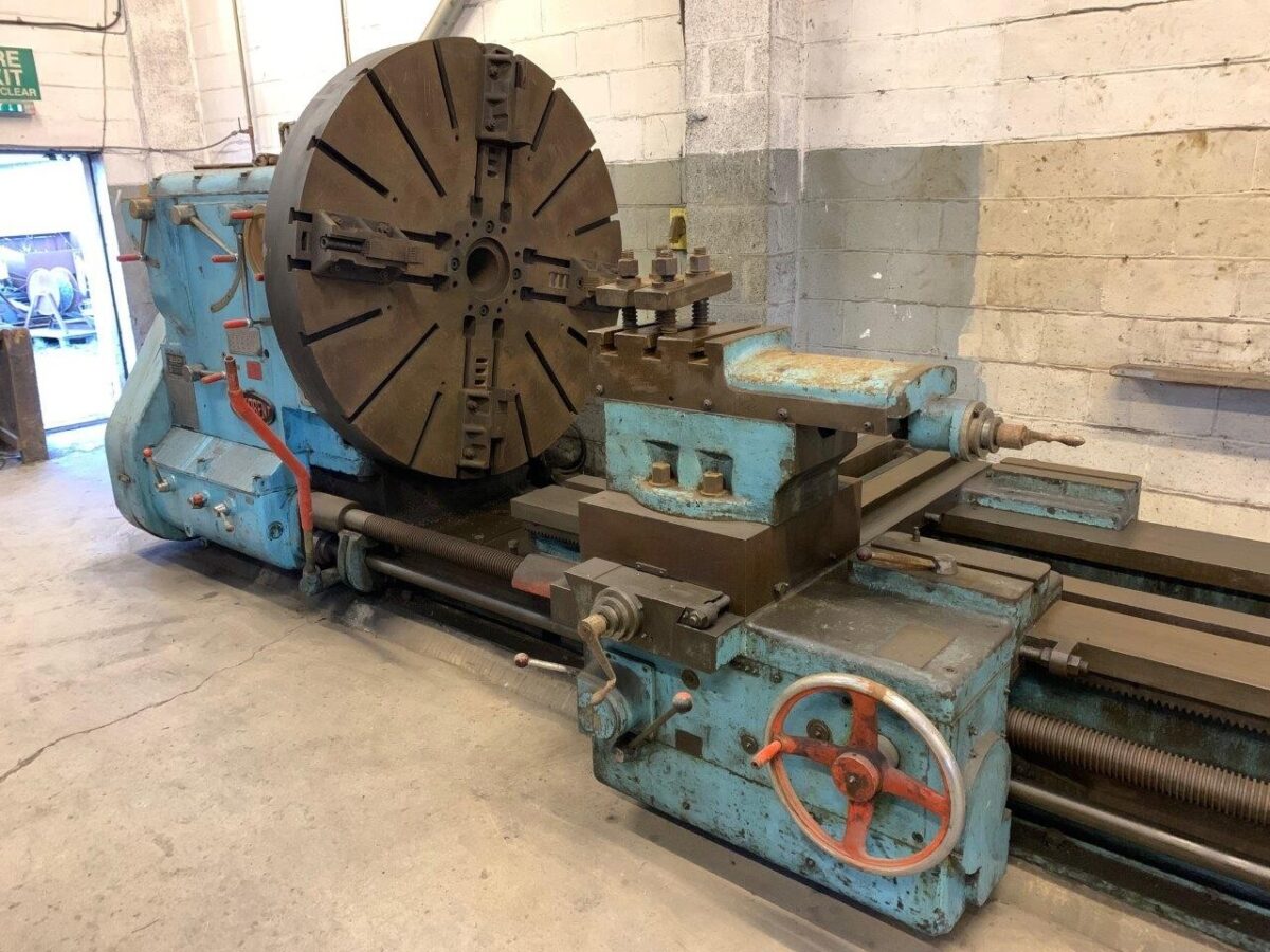 F4002 BROADBENT HEAVY DUTY GAP BED CENTRE LATHE - Image 2