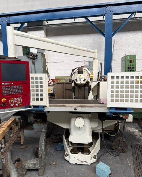 F4028 HURON MU6 CNC UNIVERSAL MILLING MACHINE,